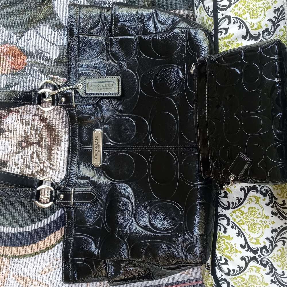 COACH BLACK LEATHER BAG/TOTE WITH WRISTLET